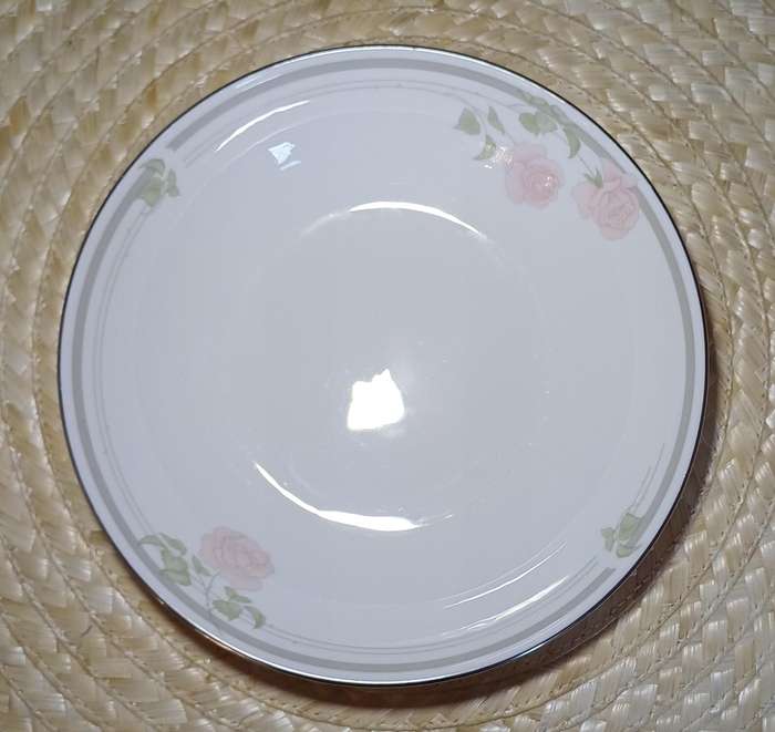 Royal Doulton Twilight Rose Dinner Set  1984 Edition   |02|