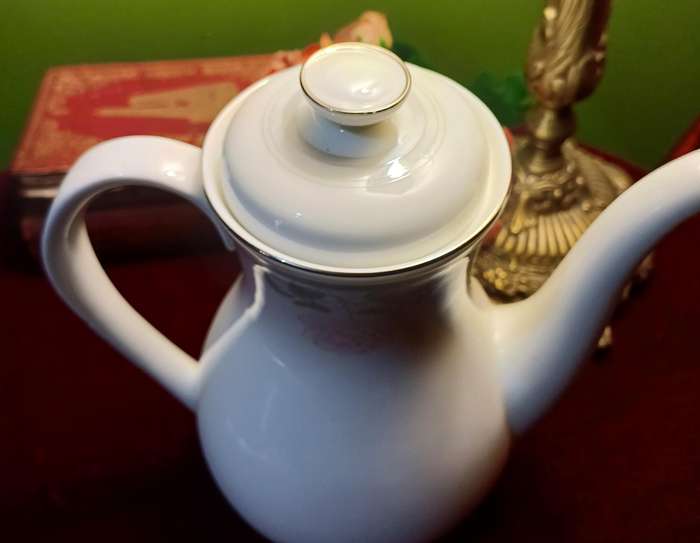 Royal Doulton "Twilight Rose" 1984 Coffee Pot with Lid  Graceful Vintage Charm