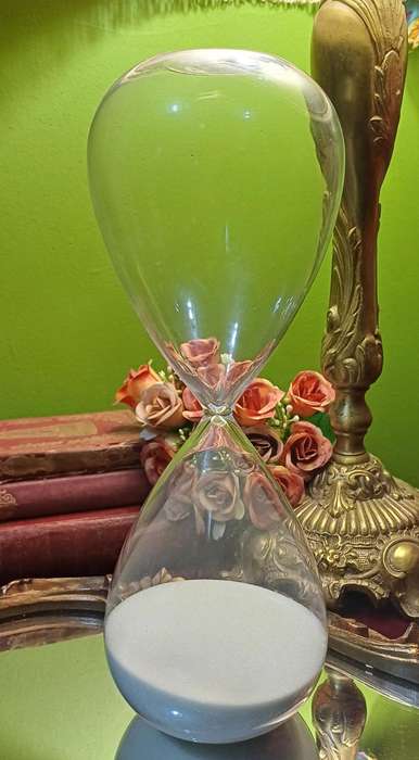 Elegant Clear Glass Hourglass with White Sand  Timeless Decor Piece