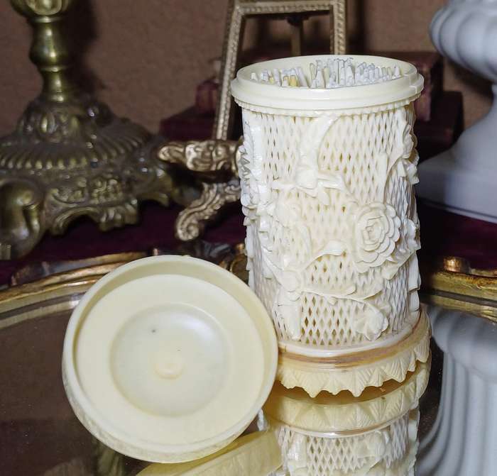 1960s Plastic Hors D'oeuvres Appetizer Mini Cocktail Forks and Jar Set