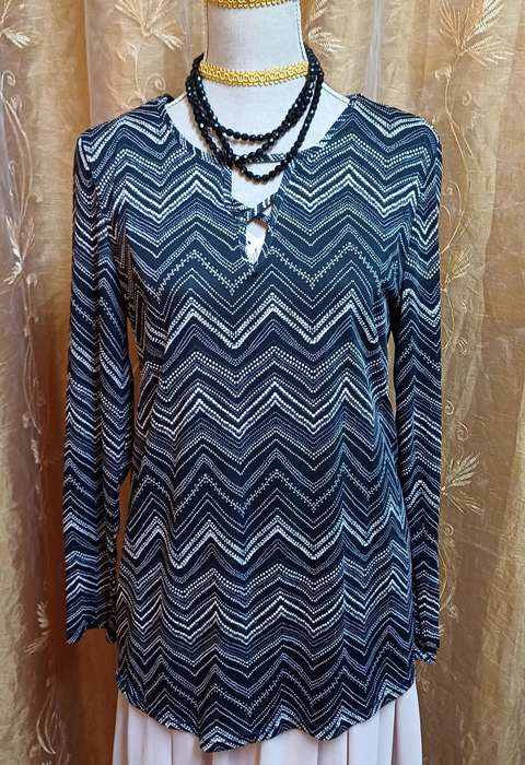 LADIES LONG SLEEVE TOP