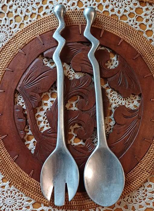 VINTAGE UTENSILS | DISPLAY | DECOR | SALAD SET | WUMA  STAMPED |