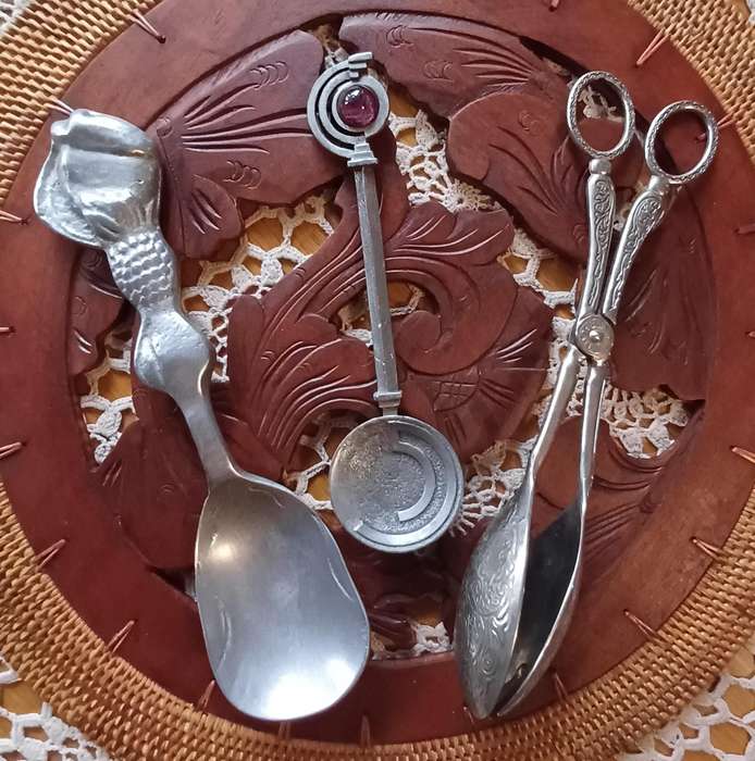 VINTAGE UTENSILS | DISPLAY | DECOR | CAKE |