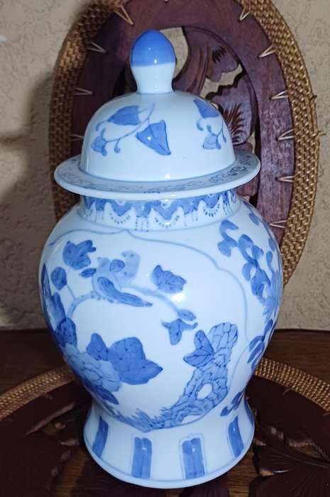 BLUE ORIENTAL JAR WITH LID
