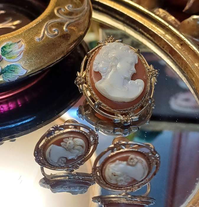 Vintage Costume Jewelry  | 02 |  CAMEO AND EARINGS