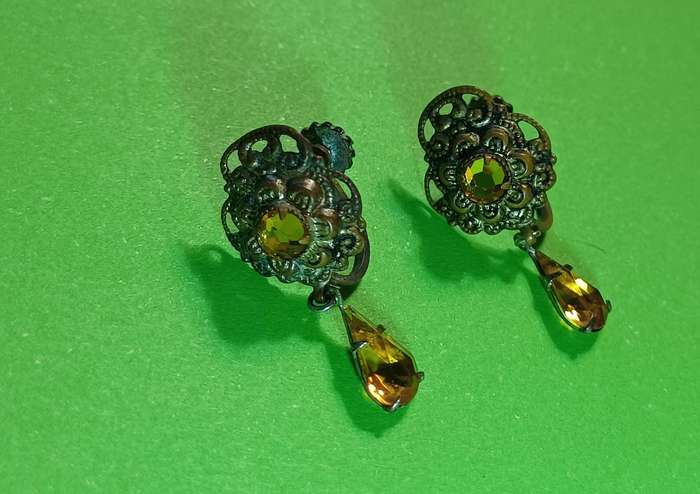 Vintage Costume Jewelry  | 11 |