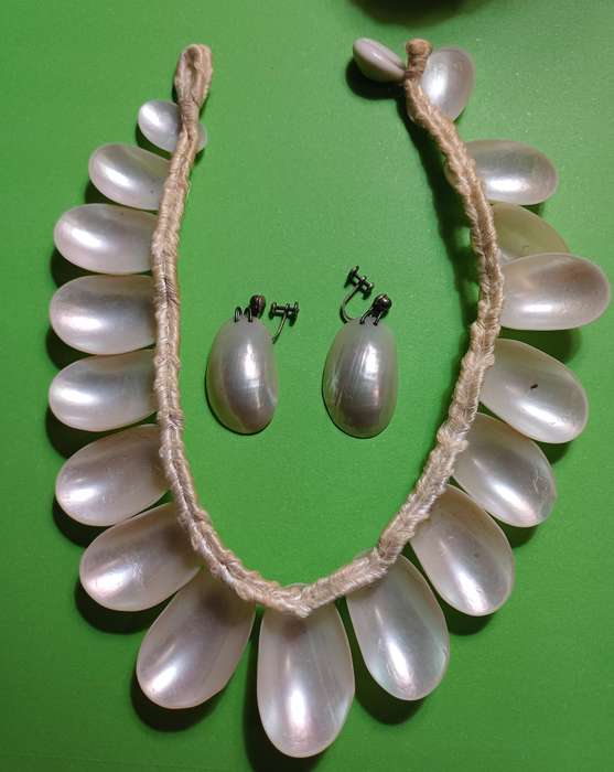 Vintage Costume Jewelry  | 12 |