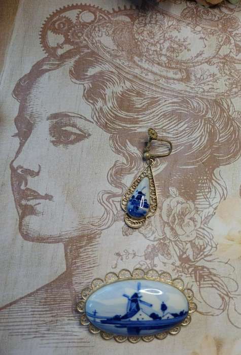 VTG Delft Porcelain Silver Earrings Brooch | 29 |