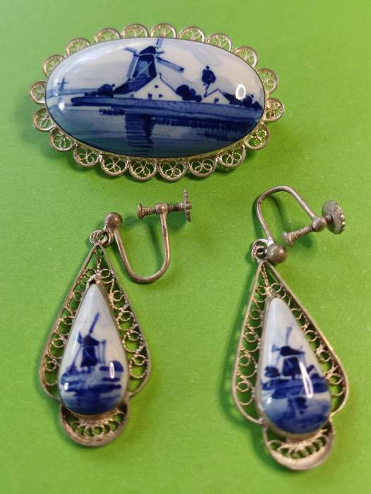 VTG Delft Porcelain Silver Earrings Brooch | 29 |