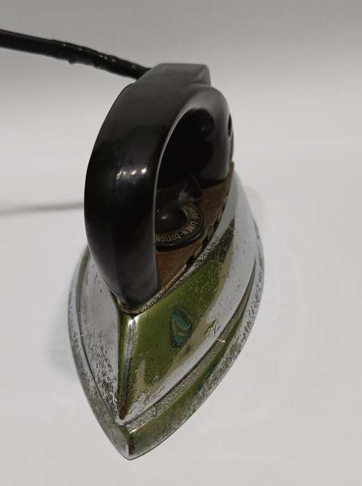 Electric Travel Iron