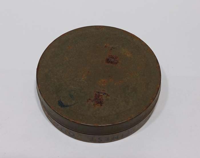 Vintage Haberdasher's |Tailor's English |  Steel Pin Tin |  Lion Graphics