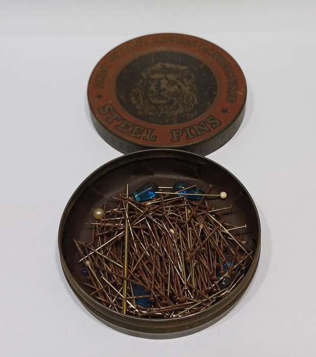 Vintage Haberdasher's |Tailor's English |  Steel Pin Tin |  Lion Graphics