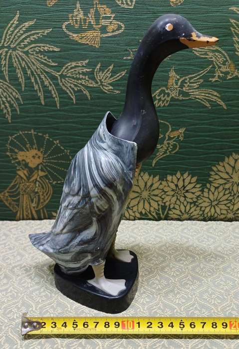 Vintage Plastic Duck Clothes Valet Closet Brush