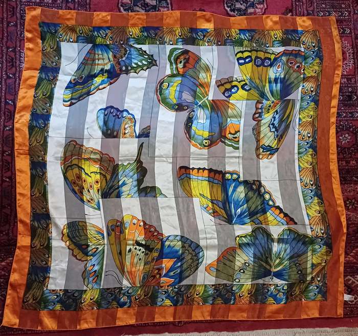 Scarf | 92 x 92 cm | With Style and Grace, From My Atelier to Yours |