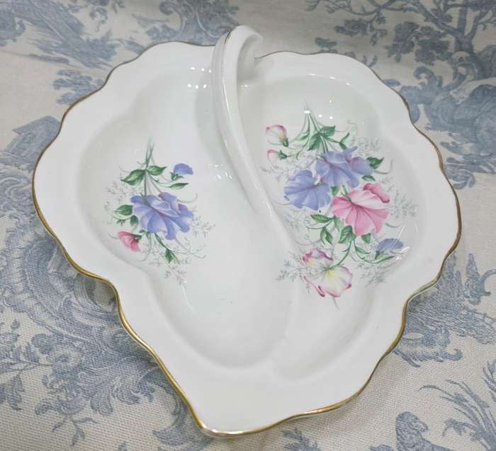 ROYAL ALBERT LEAF DISH | SWEET PEA | FRIENDSHIP SERIES |