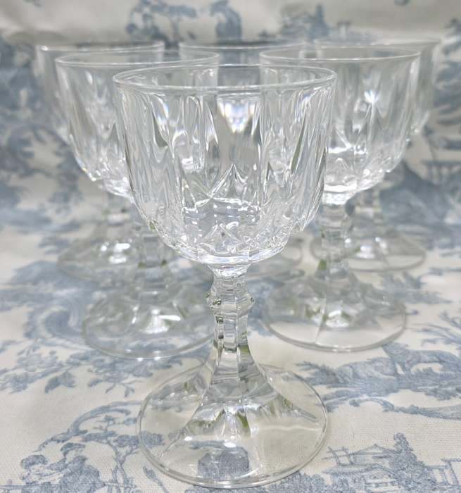 RCR Royal Crystal Rock 24% Lead Crystal White Wine Glasses Set of 6   (02)
