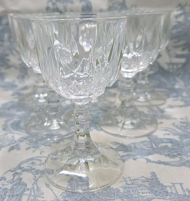 RCR Royal Crystal Rock 24% Lead Crystal White Wine Glasses Set of 6   (02)