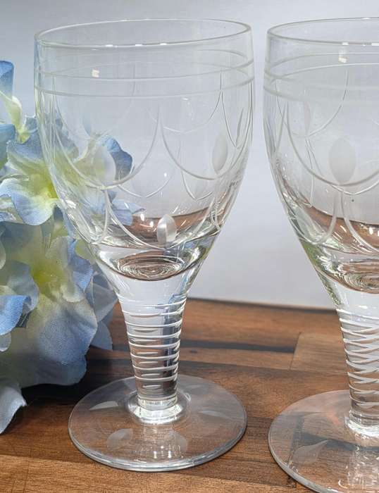 Set of Stuart Crystal Tamara Stem Glasses | Size on Photos |