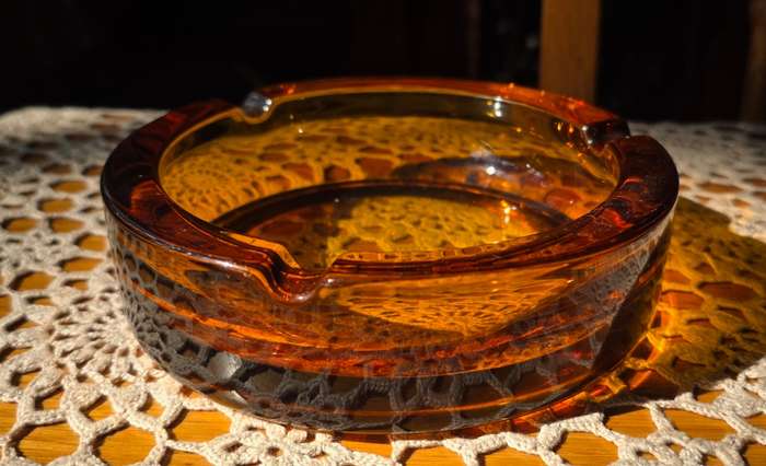 LARGE HEAVY AMBER GLASS ASHTRAY | MADE IN ITALY
