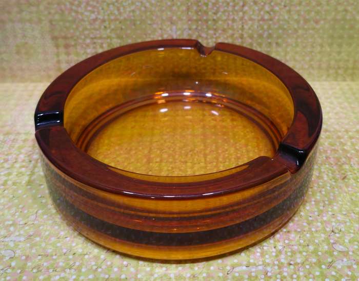 LARGE HEAVY AMBER GLASS ASHTRAY | MADE IN ITALY