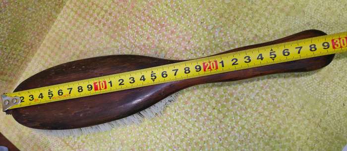 VINTAGE WOODEN CLOTHES BRUSH