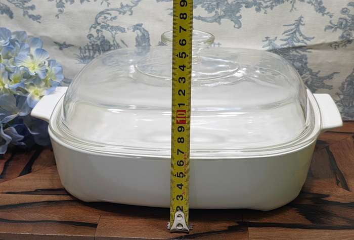 LARGE CORNING WARE BOWL WITH PYREX GLASS LID
