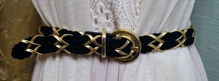 Woolworths Ladies Black & Gold Belt