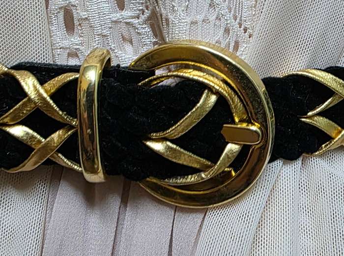 Woolworths Ladies Black & Gold Belt