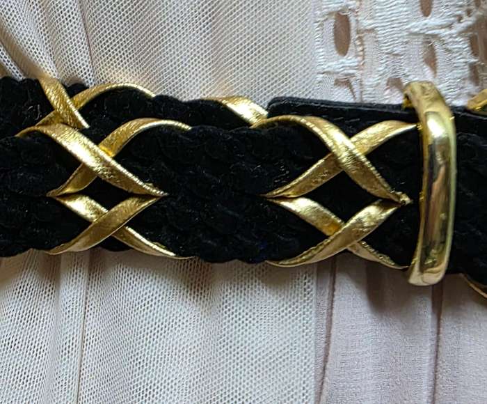 Woolworths Ladies Black & Gold Belt