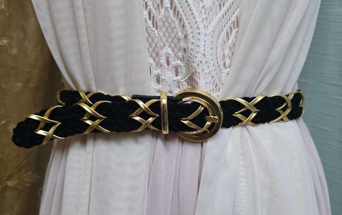 Woolworths Ladies Black & Gold Belt