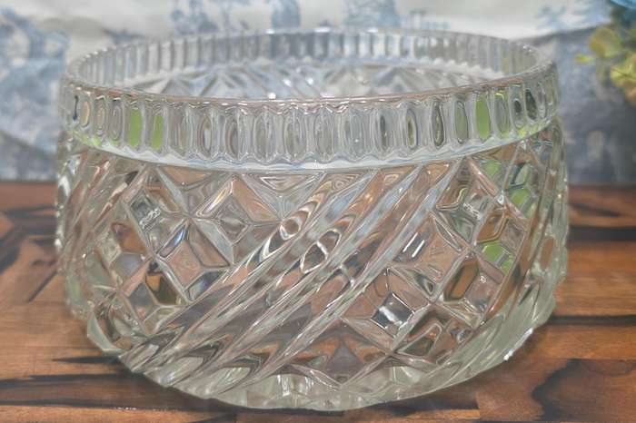 Beautifull Heavy Crystal Bowl