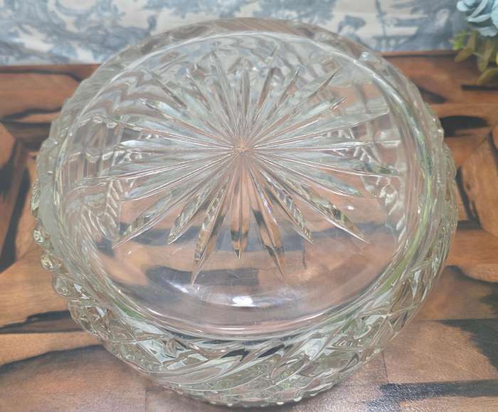 Beautifull Heavy Crystal Bowl