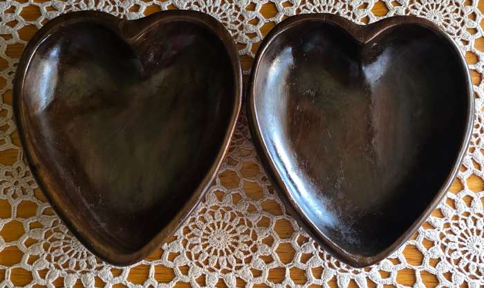 Set of 2 Vintage Wooden Heart-Shaped Bowls