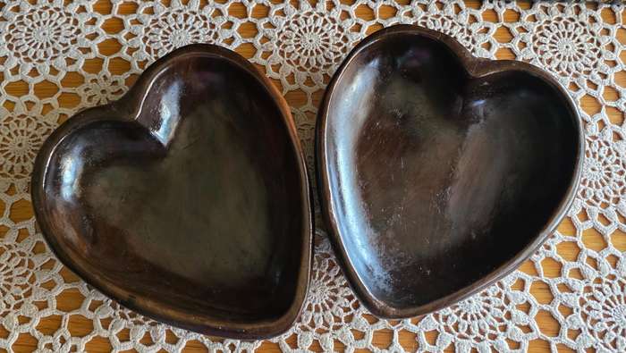 Set of 2 Vintage Wooden Heart-Shaped Bowls