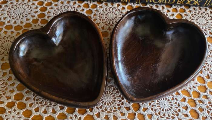 Set of 2 Vintage Wooden Heart-Shaped Bowls
