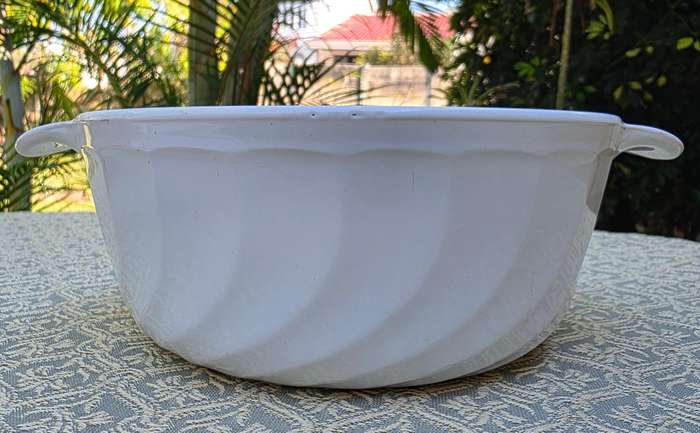 Acroflam Glass Bowl with Lid  Made in France | 22 x 11 cm