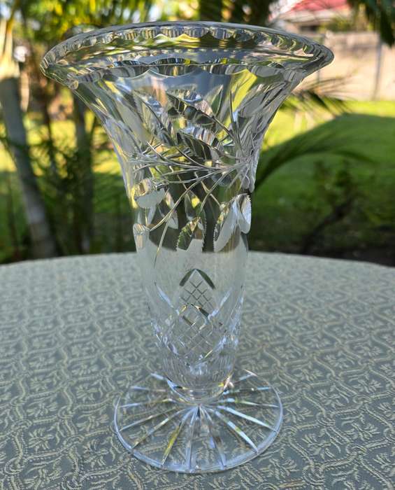 Stunning Cut Crystal Vase  22 cm High | Elegant Sparkle | 02 |