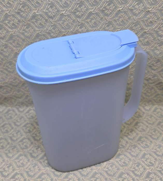 Tupperware Jug