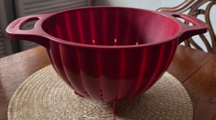 KitchenAid Classic Plastic Colander, 5-Quart, Red