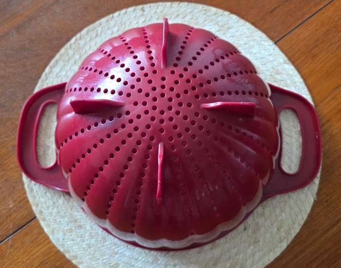 KitchenAid Classic Plastic Colander, 5-Quart, Red