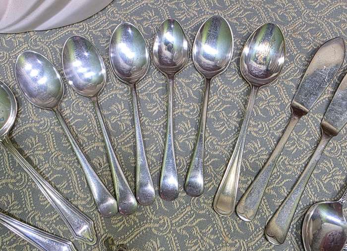 BUNDLE OF CUTLERY