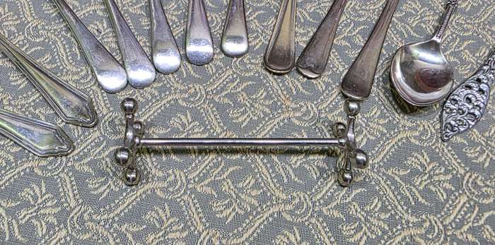 BUNDLE OF CUTLERY