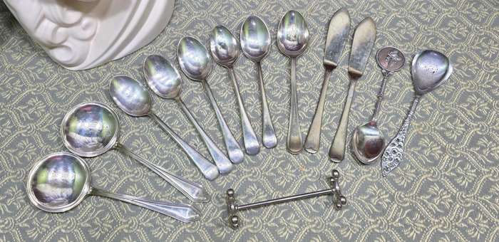 BUNDLE OF CUTLERY