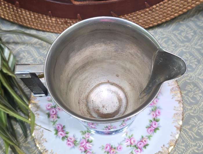 SET OF PLATED MILK POURERS