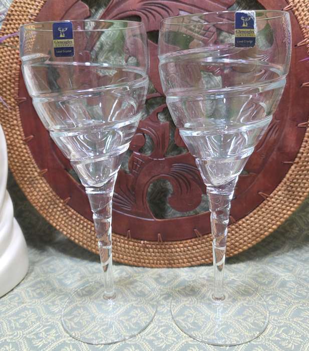 GLENEAGLES CRYSTAL HARLEQUIN PAIR OF LARGE WINE GOBLETS SUPERB