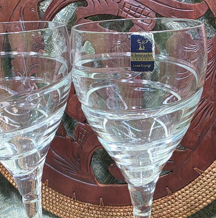 GLENEAGLES CRYSTAL HARLEQUIN PAIR OF LARGE WINE GOBLETS SUPERB