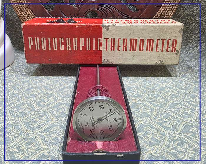 Vintage WESTON Photographic Thermometer - Original PackagingVintage WESTON Photographic Thermometer