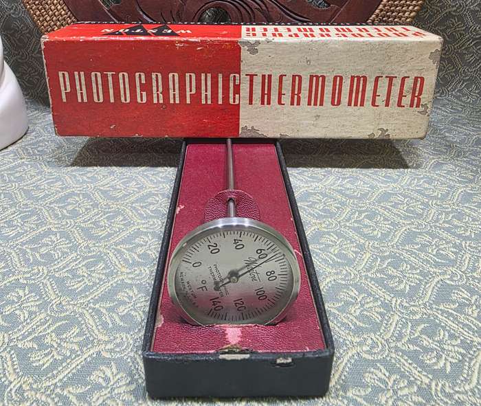 Vintage WESTON Photographic Thermometer - Original PackagingVintage WESTON Photographic Thermometer