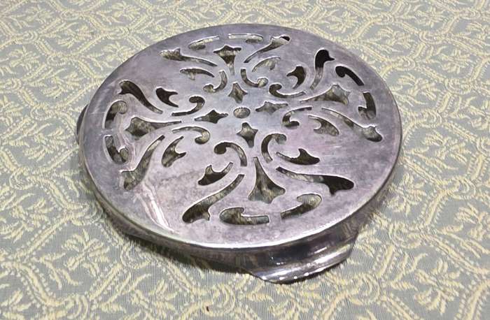 SMALL PLATED TRIVET