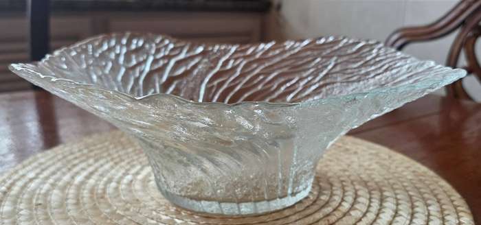 GLASS FRUIT BOWL